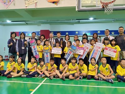 公費流感疫苗開打　中市26家醫院入校接種